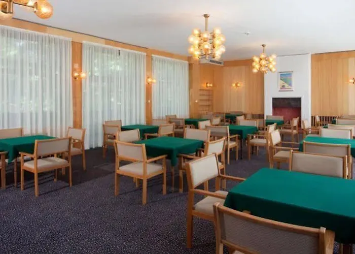 Semesteranläggning (resort) Hvd Lotos 4*